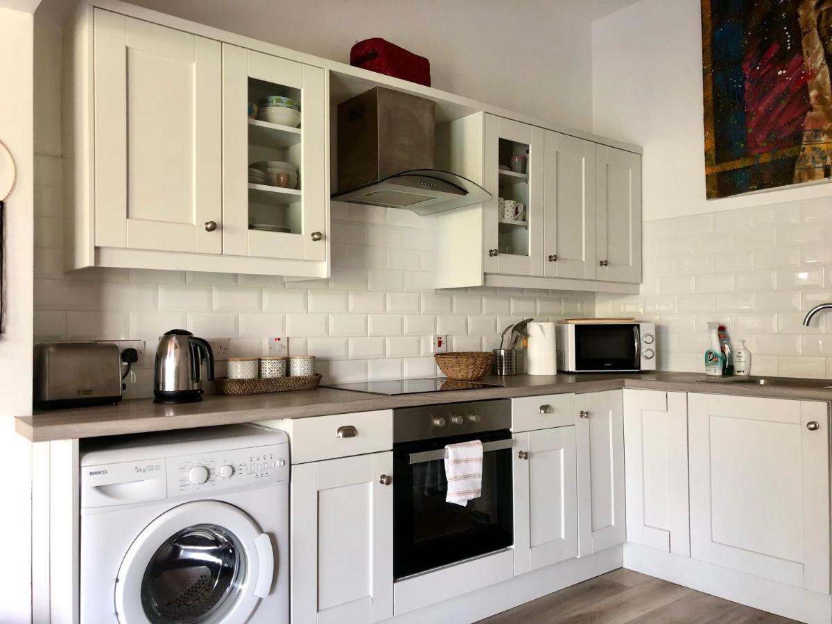 Ballygally Seaview And Garden Hideaway Экстерьер фото